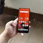 Penampilan Oppo Reno7 5G. (Liputan6.com/Agustinus M. Damar)