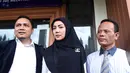 Seperti diketahui, Bella Shofie resmi menikah pada 10 Mei 2015. Setelah beberapa kali isu tidak harmonis muncul, pada Selasa 16 Februari 2016 Bella bersama kuasa hukumnya menggugat cerai suaminya ke PA Jakarta Selatan. (Nurwahyunan/Bintang.com)