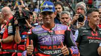 Kemenangan pada Sprint Race MotoGP Malaysia 2024 membuat Jorge Martin makin dekat dengan gelar juara. (MOHD RASFAN/AFP)