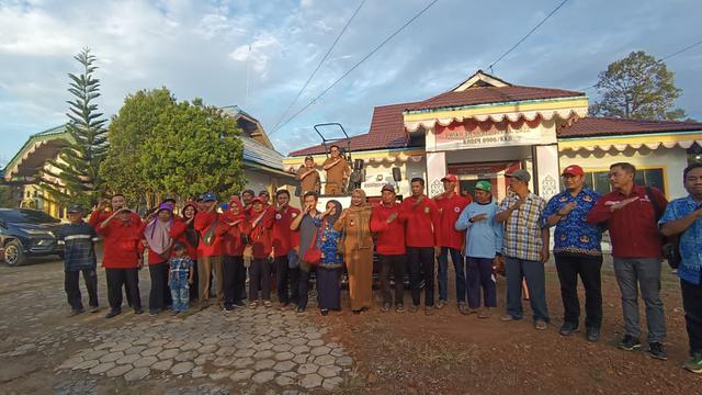 Jadikan Kukar Lumbung Pangan, Wabup Rendi Solihin Salurkan Bantuan ke Petani Muara Kaman