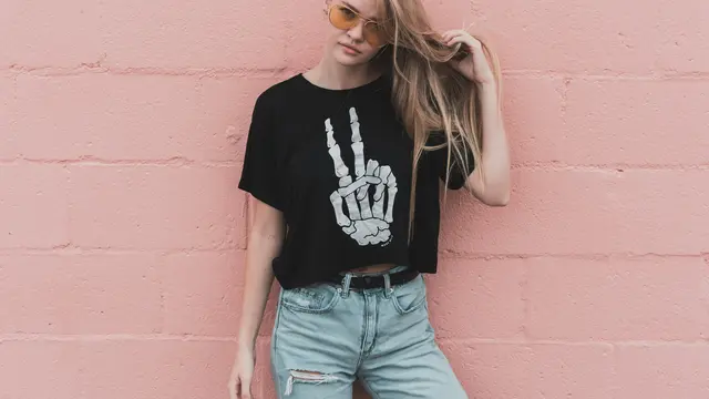 5 Model Baju Crop Wanita yang Simpel dan Populer, Tren Fashion Bikin Penampilan Makin Trendy