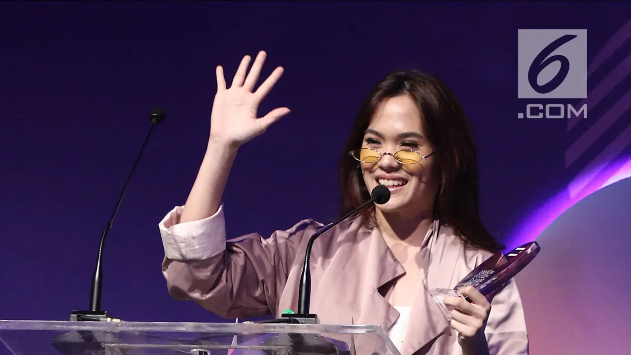 Sherly Sheinafia Sabet Penghargaan Best Creator For Music di XYZ Day 2018