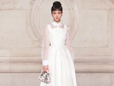 Jisoo Blackpink diketahui telah menjadi global ambassador untuk brand fashion Dior sejak 2021 lalu. Dirinya pun kerap tampil dalam perhelatan fashion show yang digelar oleh brand mewah asal Prancis. (Liputan6.com/IG/@Dior)