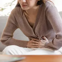 Ilustrasi nyeri haid. (c) Shutterstock/Kmpzzz