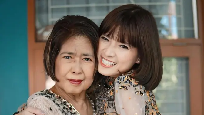 Trauma Usai Stroke, Chika Jessica Rela Terjaga demi Cek Napas Sang Mama