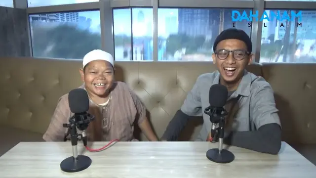 6 Potret Ony Syahrial Si Ucil Tuyul dan Mbak Yul, Makin Religius di Usia 47 Tahun