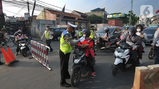 Penyekatan PPKM di Ciputat