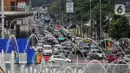 Pemerintah Provinsi (Pemprov) Daerah Khusus Jakarta masih melakukan kajian terkait penerapan kebijakan pembatasan usia kendaraan bermotor milik perseorangan. (Liputan6.com/Angga Yuniar)