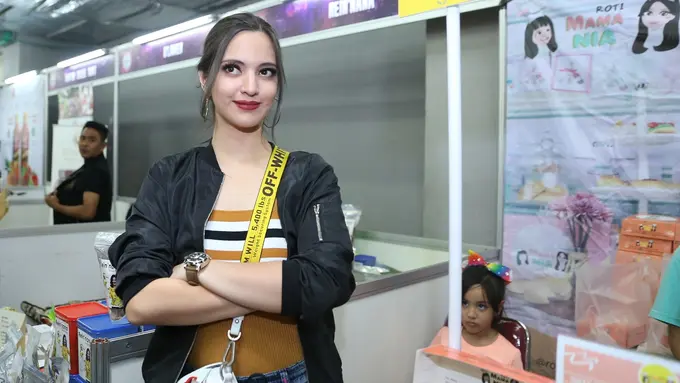 [Bintang] Nia Ramadhani