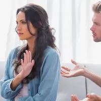 Berbuat kesalahan itu wajar, tapi beda cerita kalau dilakukan berulang-ulang atau bahkan nggak mengakuinya. (Foto: huffingtonpost.com)