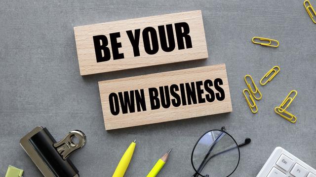 Ilustrasi menjalankan bisnis sendiri