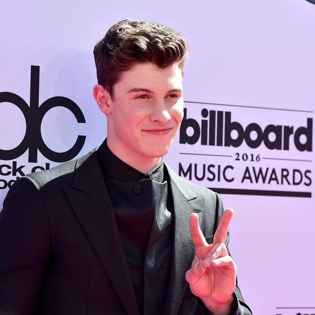 Lirik Lagu Shawn Mendes There S Nothing Holdin Me Back News Entertainment Fimela Com