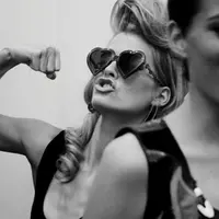 Nggak bisa diganggu gugat, beberapa zodiak ini hidupnya suka-suka dia. (Sumber foto: playbuzz.com)