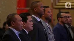 Di Timnas Indonesia, Patrick Kluivert akan didampingi Asisten Pelatih Denny Landzaat dan Alex Pastoor. (Liputan6.com/Herman Zakharia)