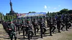Personel Tentara Nasional Indonesia (TNI) mengambil bagian dalam apel persiapan keamanan untuk KTT World Water Forum ke-10 di Denpasar, Bali, pada tanggal 15 Mei 2024. (SONNY TUMBELAKA/AFP)