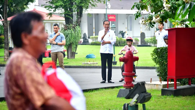 Presiden Jokowi beraktivitas di Yogyakarta saat PDIP menggelar Rakernas V di kawasan Ancol, Jakarta Utara, Jumat (24/5/2024).