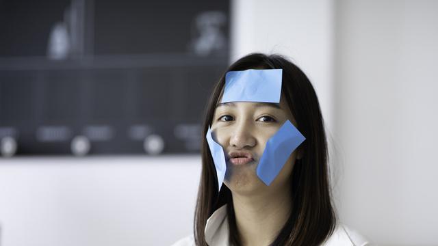 Tips Membersihkan Wajah Berminyak Secara Menyeluruh agar Bebas Kusam dan Jerawat