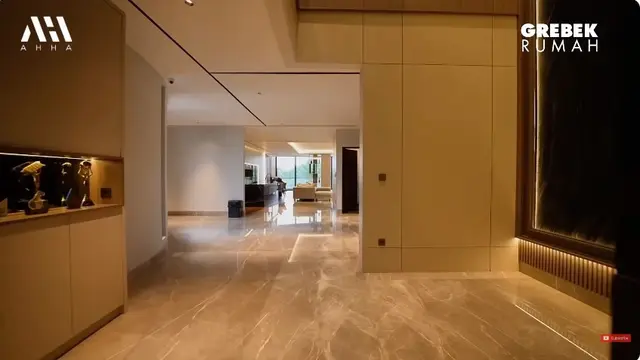 12 Potret Rumah Baru Verrell Bramasta, Mewah Lengkap dengan Infinity Pool