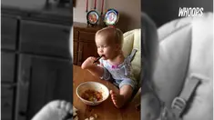 Walau masih kecil, sang bayi mengajarkan kepada netizen untu pantang menyerah pada keadaan.