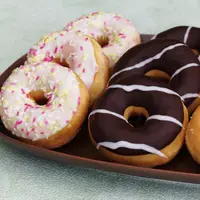 ilustrasi donat glaze/copyright by Racamani (Shutterstock)