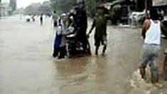 Tiga kecamatan di Kabupaten Pasuruan, Jatim, terendam banjir setelah hujan deras sampai pagi ini. Genangan air mencapai hampir satu meter. 