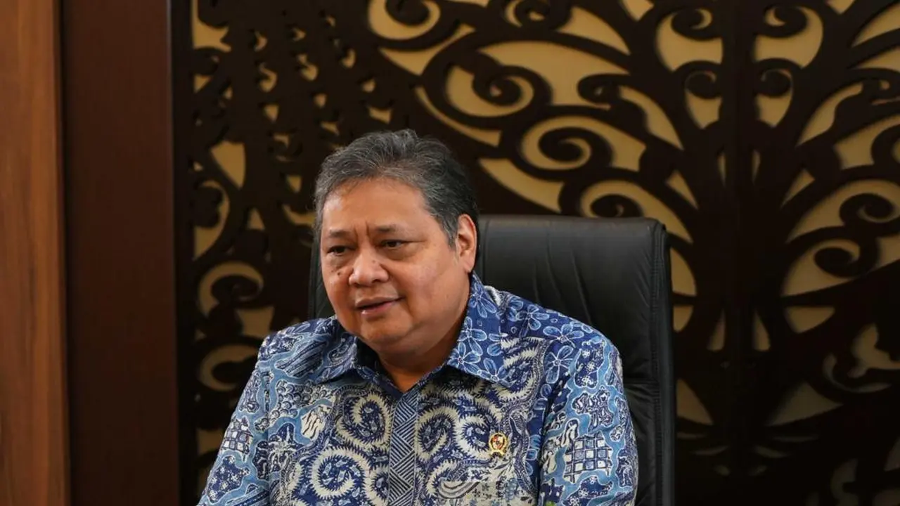 Menteri Koordinator Bidang Perekonomian Airlangga Hartarto memberikan sambutan secara virtual pada acara Rapat Kerja Nasional Perkumpulan Penggilingan Padi dan Pengusaha Beras Indonesia (PERPADI), Selasa (24/10/2023). (Dok Kemenko Perekonomian)