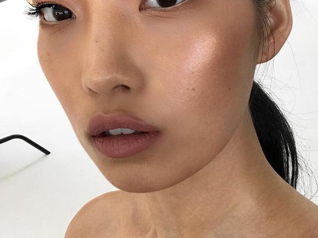 Tips Memilih Highlighter Sesuai Warna Kulit Wajah Beauty Fimela Com