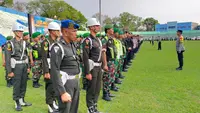 Personel Gabungan untuk pengamanan Pemilu 2024 saat Apel Operasi Mantap Brata Semeru di Stadion Gajayana Malang pada Selasa, 17 Oktober 2023 (Liputan6.com/Zainul Arifin)&nbsp;&nbsp;
