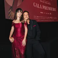 Lama tak terlihat bersama, Raisa dan Hamish Daud terlihat romantis di Gala Premiere Harta Tahta Raisa [@hamishdw]