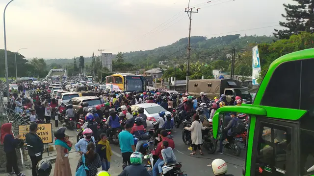 Macet Parah Jalur Puncak Bogor