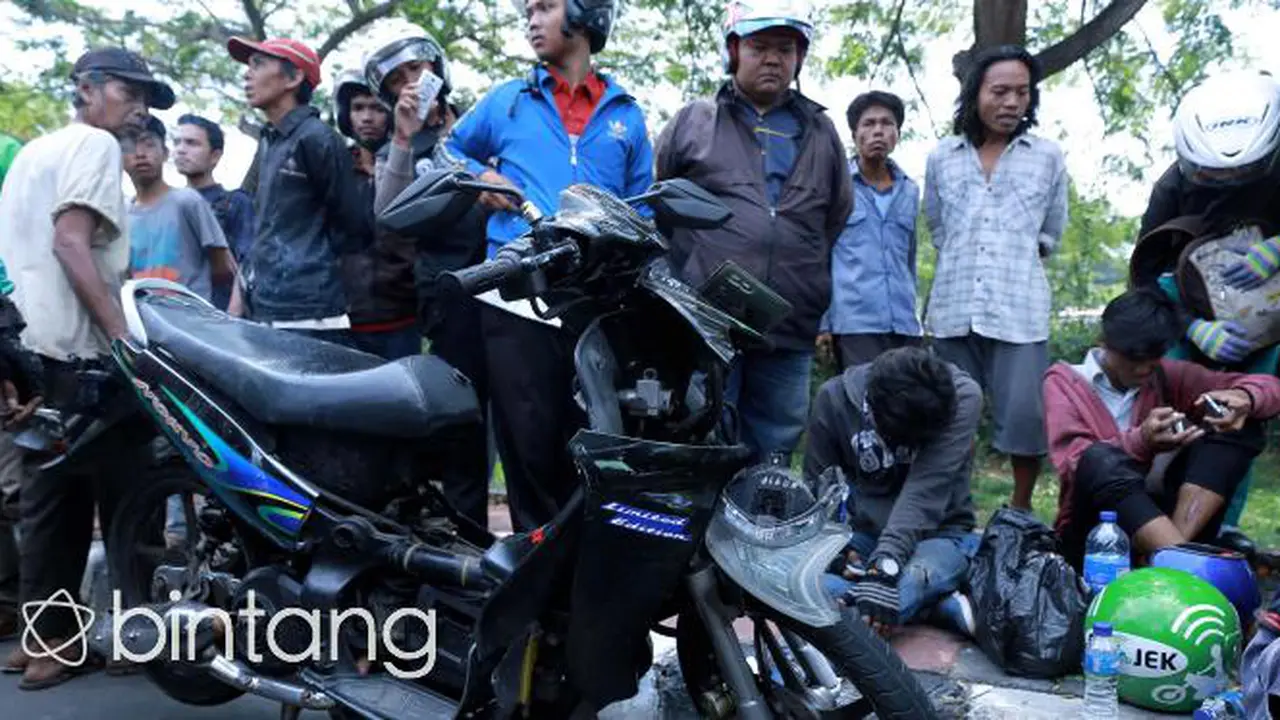 Ini Foto-foto Kecelakaan Beruntun di Pasar Rumput