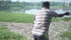 Penampakan Setu Pengarengan yang dipenuhi sampah dan eceng gondok di Depok, Jawa Barat, Selasa (7/5/2019). Kurangnya perawatan menyebabkan Setu Pengarengan kian memprihatinkan. (Liputan6.com/Immanuel Antonius)