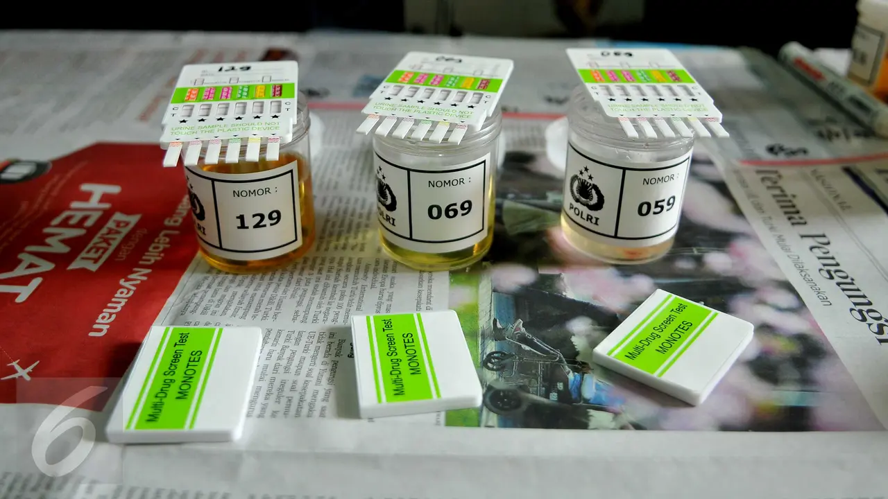 20160425-Perang Melawan Narkoba, Pegawai Kecamatan di Tangerang Lakukan Tes Urine-Tangerang