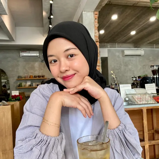 Buka Suara Bela Sang Kakak, Ini 6 Potret Anastasia Jingga Adik Gita Savitri