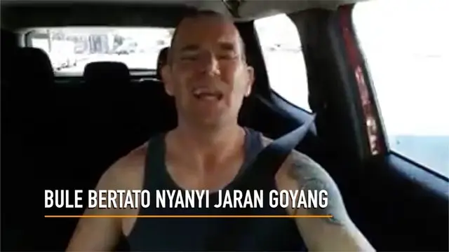 VIDEO: Bule Bertato Nyanyi Jaran Goyang Sambil Nyetir