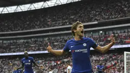 Pemain Chelsea, Marcos Alonso bisa menjadi senjata andalan Antonio Conte untuk mencetak gol. Saat ini Alonso telah mencetak dua gol untuk Chelsea.  (AFP/Ben Stansall)
