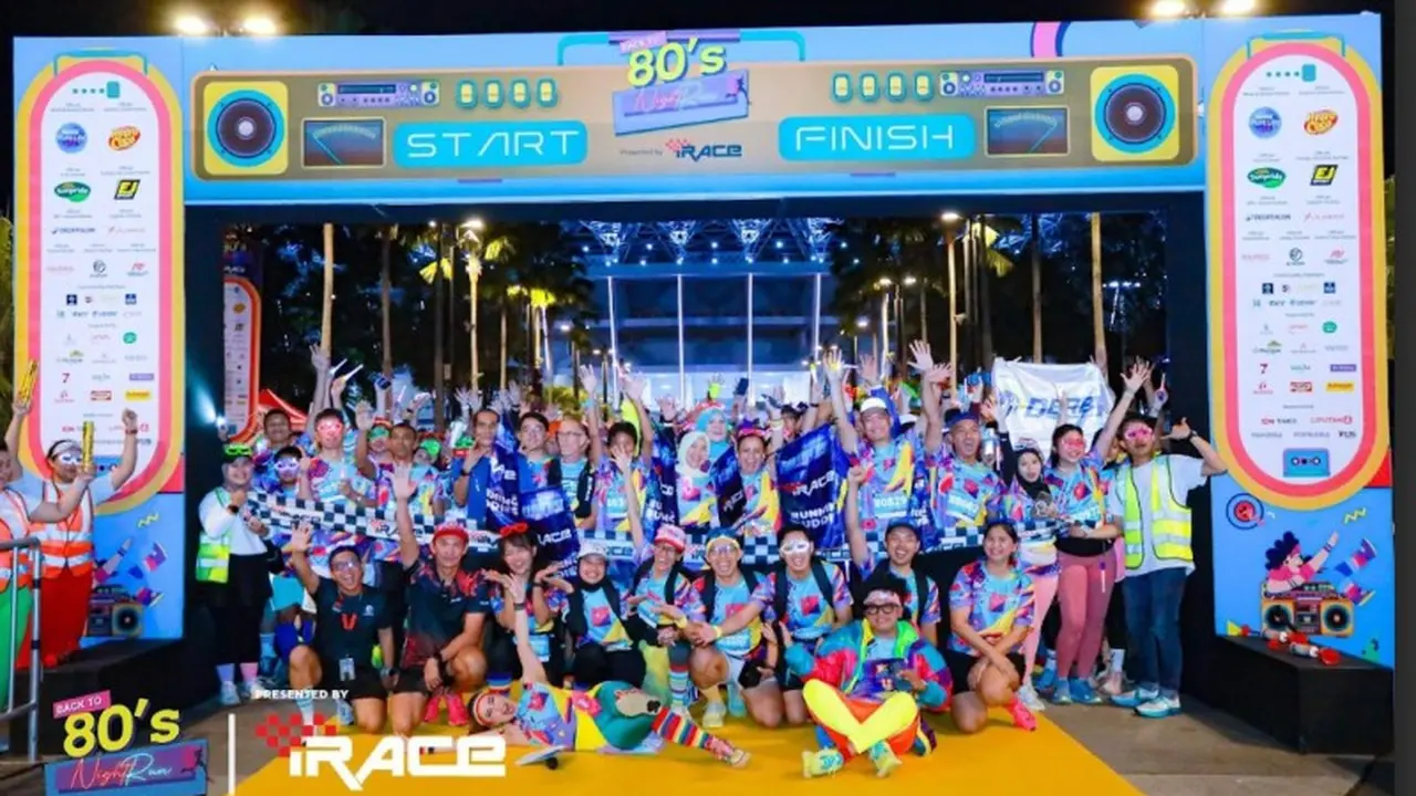 Digelar Malam Hari di GBK, Gelaran Fun Run Back to 80’s di Sukses Hadirkan Nuansa Nostalgia. foto: dok. IRace