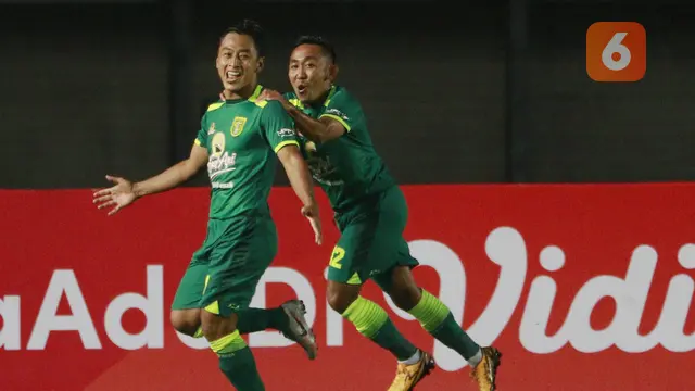 FOTO: 3 Gol Penalti Warnai Kemenangan Persebaya atas Persik 2-1 dalam Laga Grup C Piala Menpora 2021 - Samsul Arif; Rendi Irwan