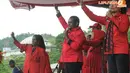 Edo Kondologit dan beberapa calon legislatif lainnya ikut hadir ke atas panggung kampanye (Liputan6.com/Herman Zakharia)