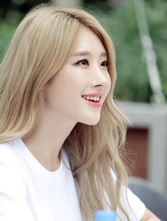 Untuk sementara waktu usai keluarnya Hyuna dari 9Muses, group band ini akan tetap melanjutkan karir mereka dengan personil lainnya, seperti Hyemi, Kyungiri, Sunggah, Sojin, dan Keumjo. (Instagram/moongom119)