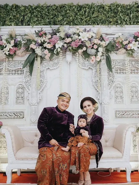 Momo Geisha Gelar Tedak Siten (Instagram/therealmomogeisha)