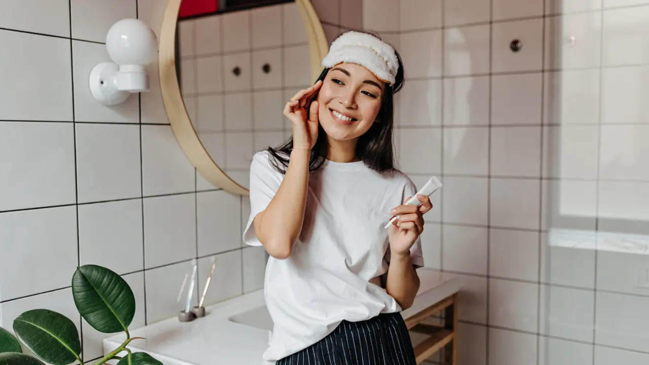 Lawan Tanda Penuaan Dini, 4 Kandungan Skincare Ini Bekerja Tingkatkan Produksi Kolagen