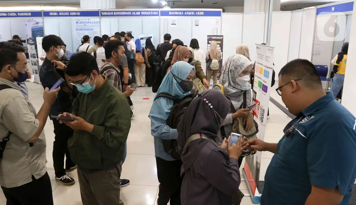 <p>Ada beberapa jabatan yang tersedia di Jakarta Job Fair 2023, yaitu akuntansi, data scientist, sales admin, hingga marketing. (Liputan6.com/Herman Zakharia)</p>