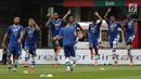 Pemain Persib Bandung saat menjalani sesi latihan di SUGBK, Jakarta, Selasa (9/7/2019). Persib siap memberi kejutan saat menghadapi Persija Jakarta pada pekan kedelapan Shopee Liga 1 2019. (Bola.com/Yoppy Renato Manalu)