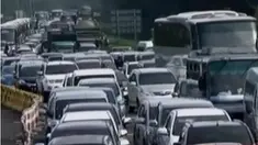 Diperkirakan kepadatan kendaraan di jalur puncak akan terjadi hingga hari Senin kedepan bersamaan dengan usai libur panjang Imlek.
