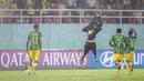 <p>Selebrasi kemenangan para pemain Timnas Mali U-17 setelah mengalahkan Timnas Argentina U-17 dengan sor 3-0 pada laga perebutan tempat ketiga Piala Dunia U-17 2023 di Stadion Manahan, Solo, Jumat (1/12/2023). (Bola.com/Bagaskara Lazuardi)</p>