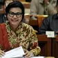 Wakil Ketua KPK Basaria Panjaitan saat Rapat Dengar Pendapat (RDP)  bersama Komisi III DPR RI di Gedung Nusantara II, Komplek Parlemen Senayan, Jakarta, Selasa (14/6). (Liputan6.com/Johan Tallo)