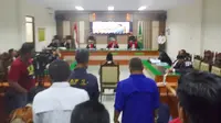 Sidang Perdana Pimpinan Ponpes Al Zaytun Panji Gumilang Diwarnai Unjuk Rasa