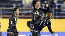 Ecuador's Liga de Quito midfielder Luis Bolanos celebrates his goal with teammates against Mexico's Pachuca in the semi-final of the FIFA Club World Cup 2008 in Tokyo on December 17, 2008. AFP PHOTO/Kazuhiro NOGI 