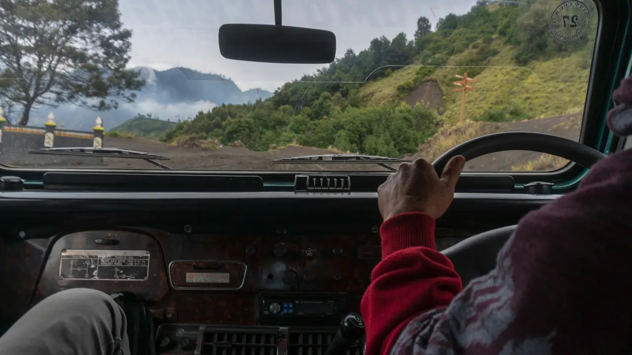 Aktor Ganteng Pilih Jadi Supir Taksi Demi Bayar Karyawan